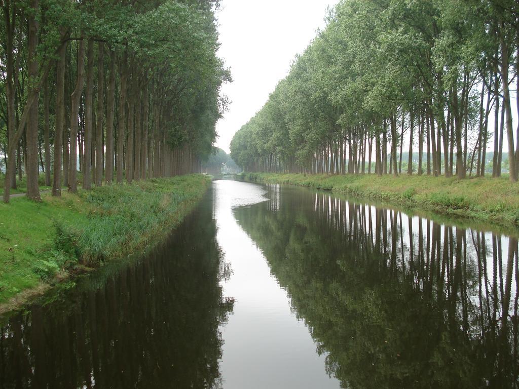 B&B Hoeve 'T Geleed Damme Bagian luar foto